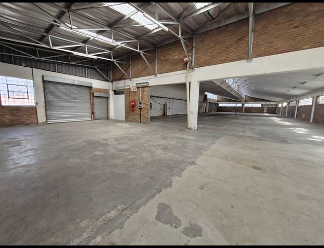1,563M² WAREHOUSE TO LET IN BENROSE